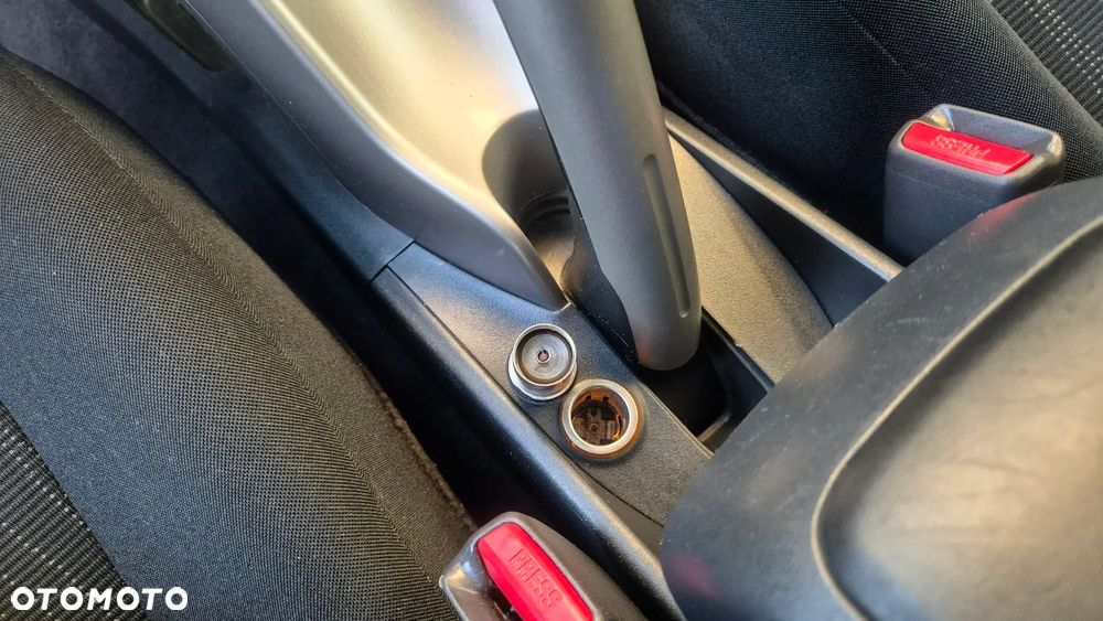 Toyota Auris 1.6 VVT-i Sol - 24