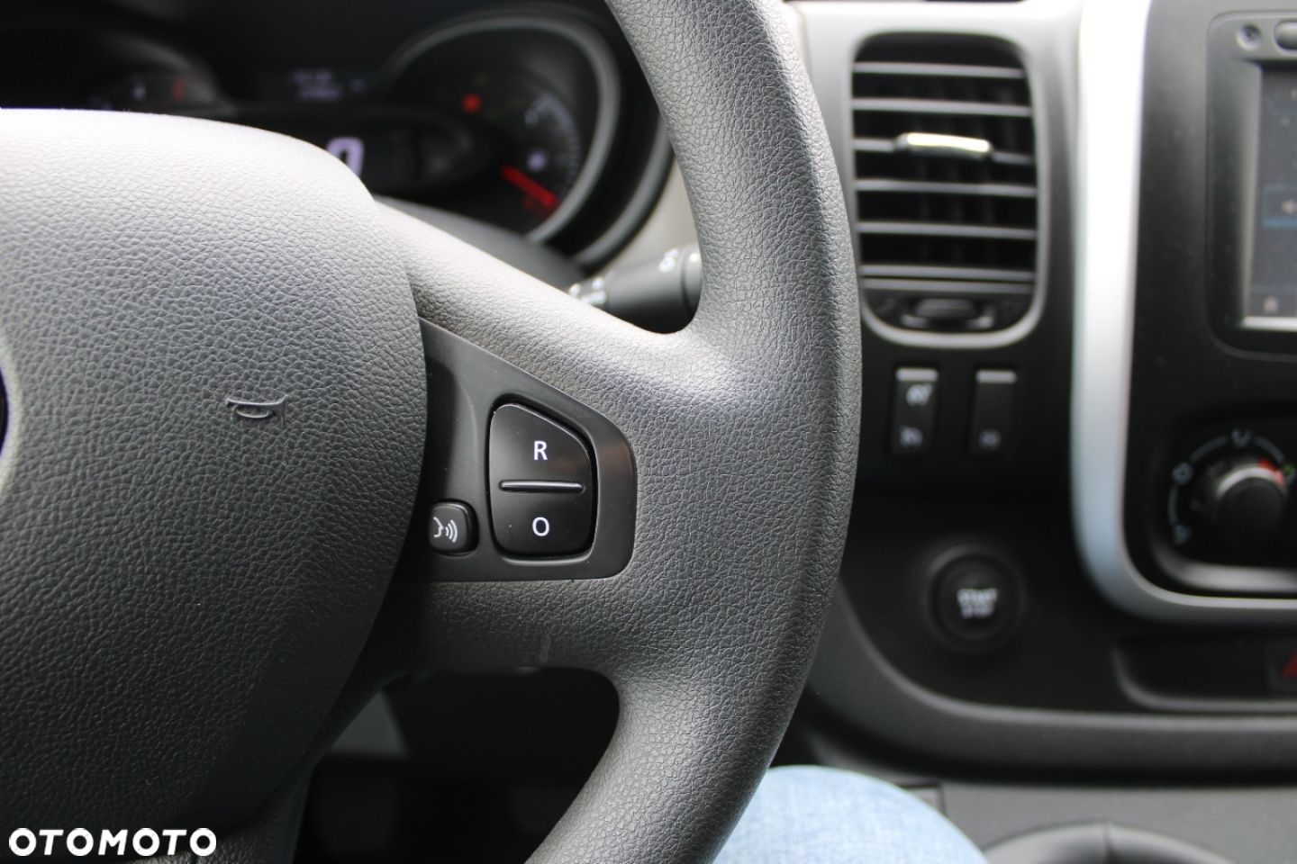 Renault TRAFIC - 29