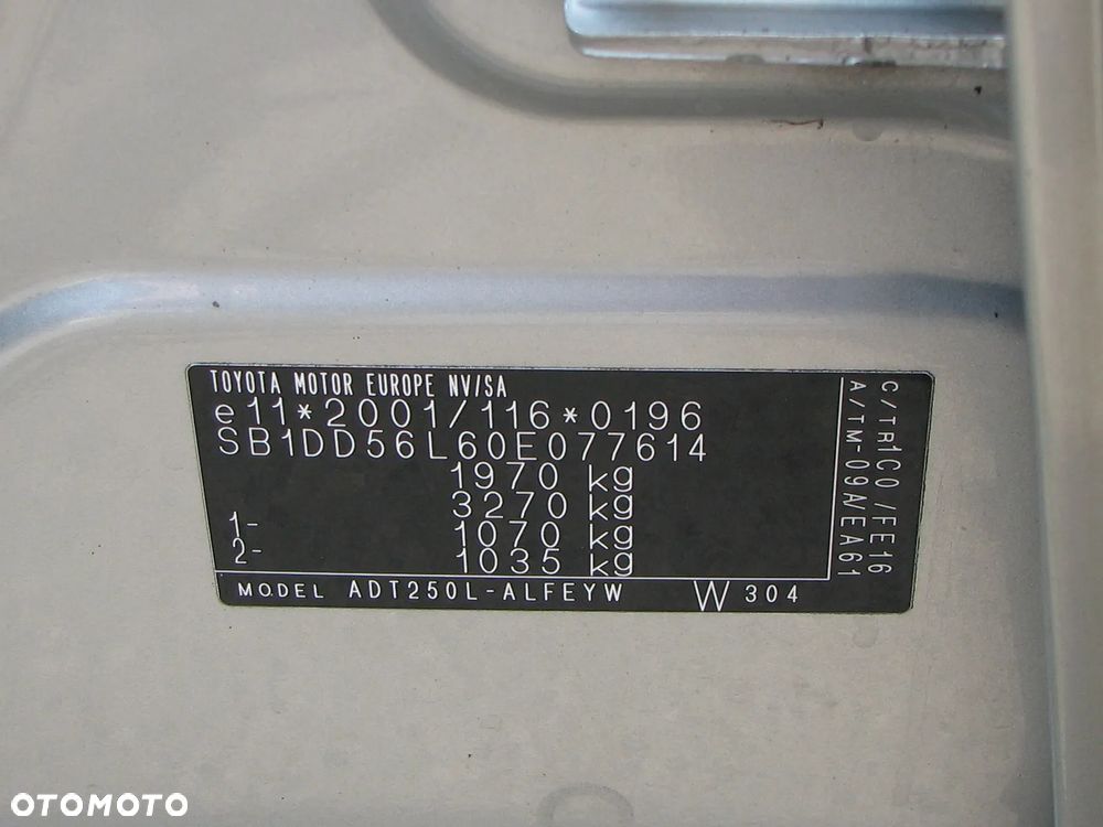 Toyota Avensis 2.0 D-4D Sol - 22