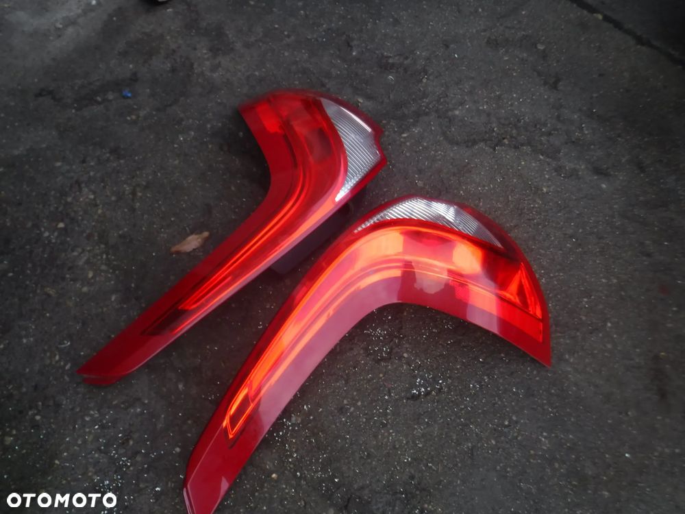 Volvo XC60 I  lampa tyl led prawa lewa stan bdb - 7