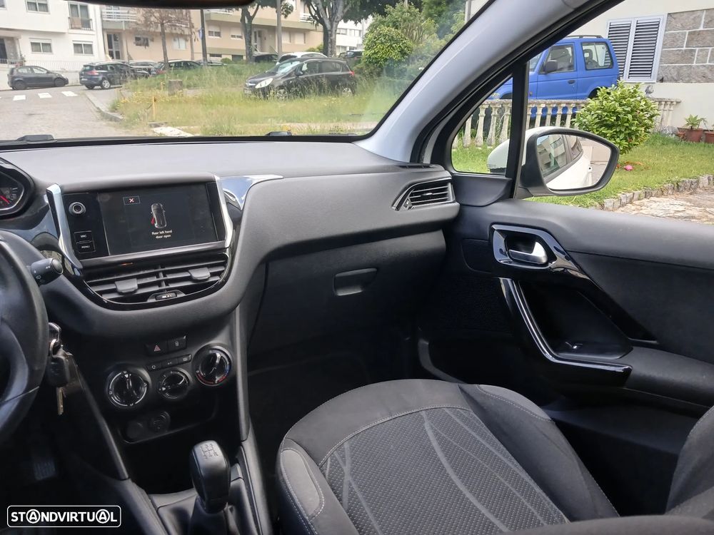 Peugeot 208 1.4 HDi Active - 9