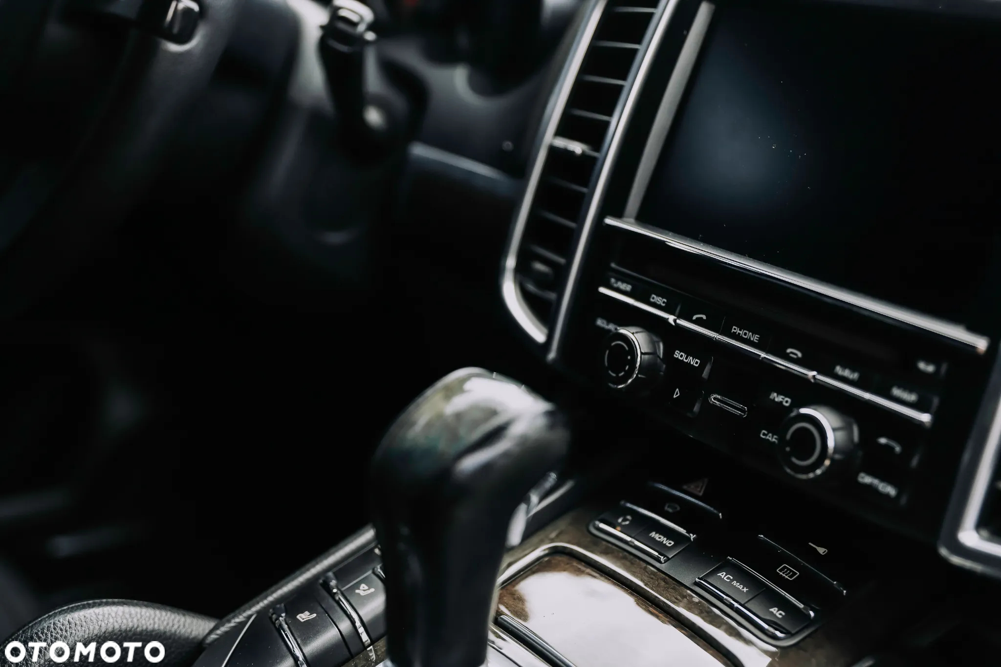 Porsche Cayenne S - 27