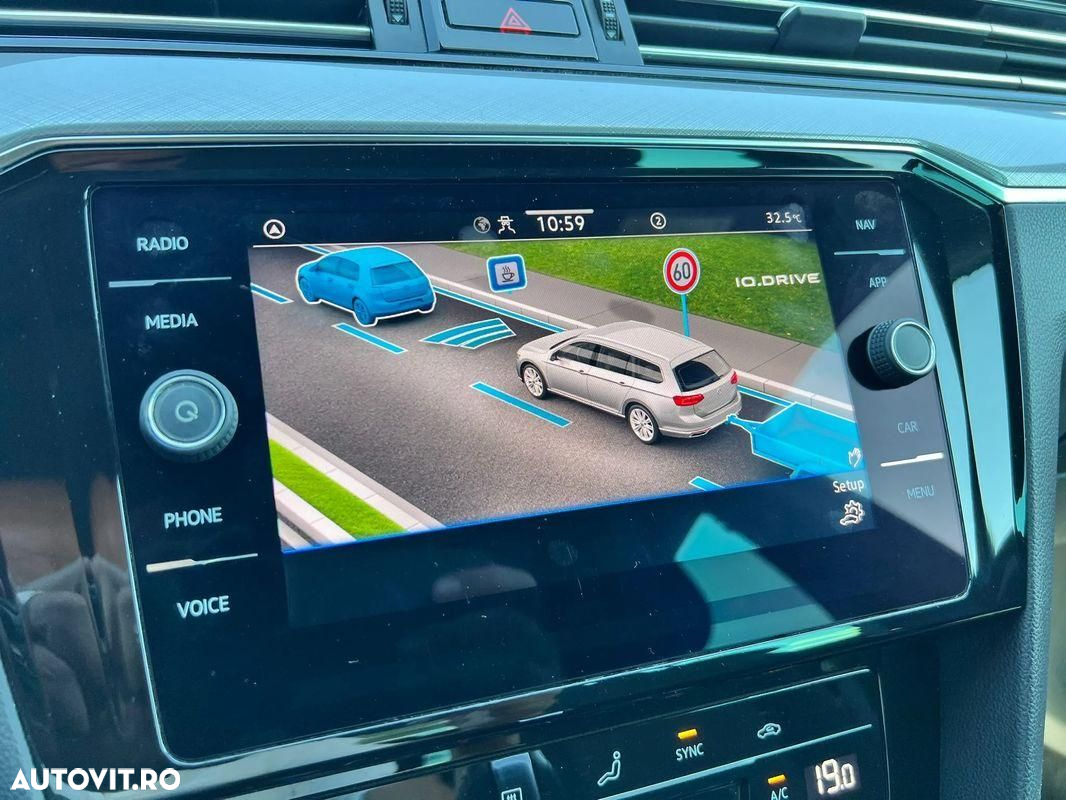 Volkswagen Passat Variant 2.0 TDI DSG Comfortline - 29