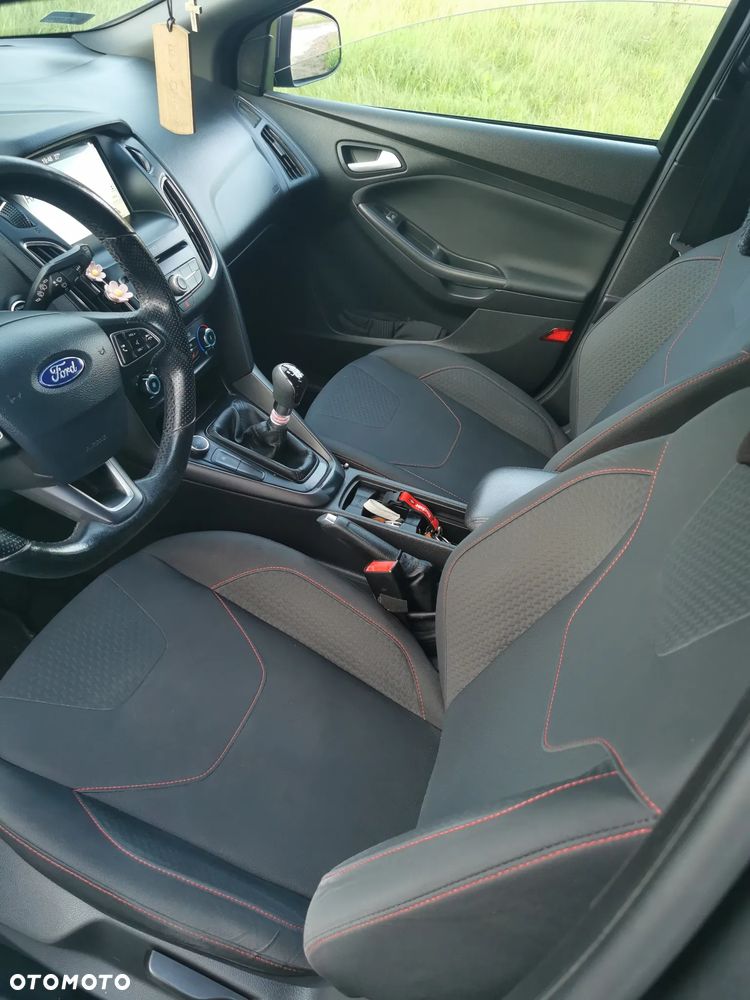 Ford Focus 1.5 EcoBoost ST-Line - 3