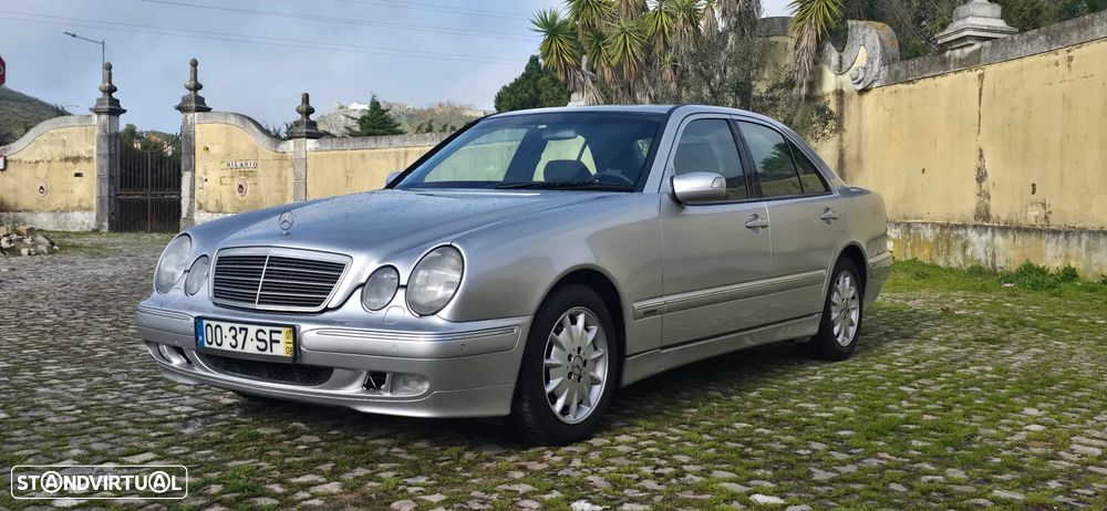 Mercedes-Benz E 220 - 1