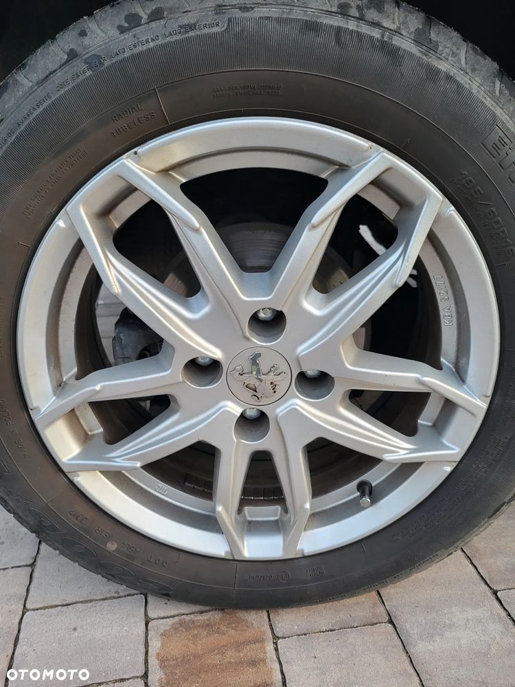 Peugeot 2008 1.2 Pure Tech Active S&S - 14