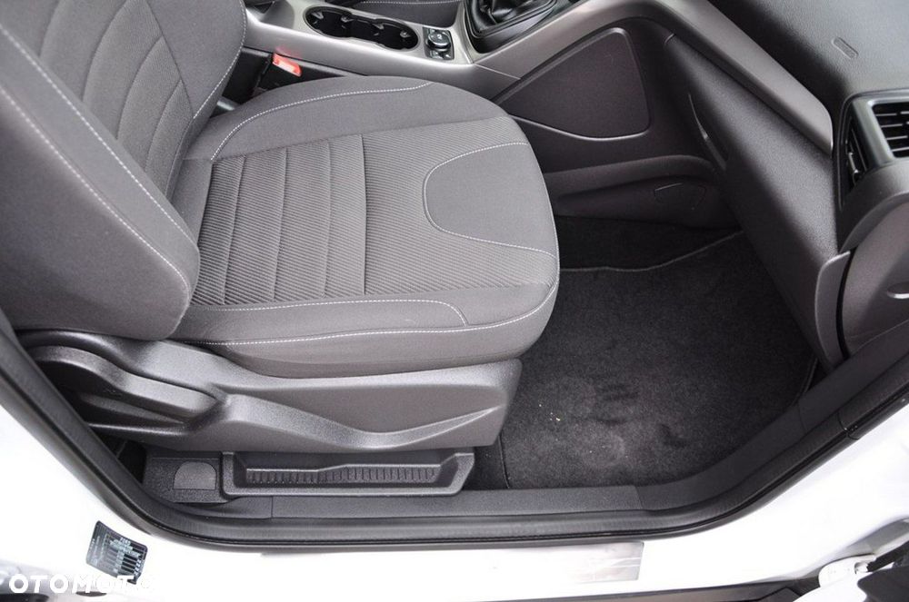 Ford Kuga - 30
