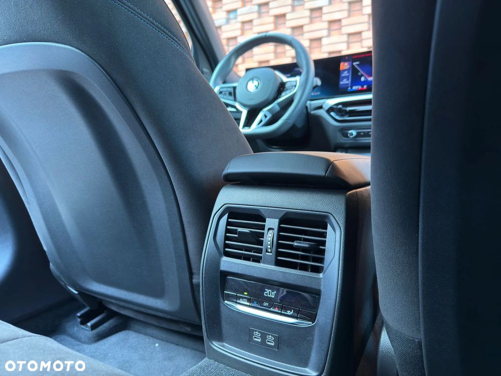 BMW Seria 3 318i - 23