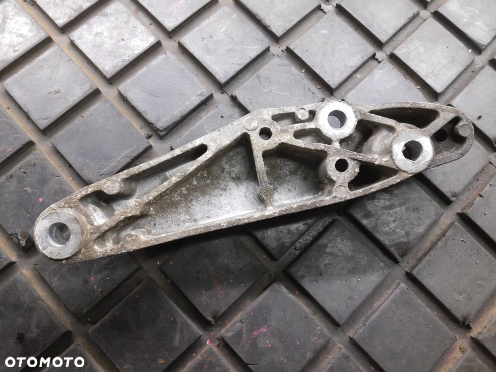 OPEL ASTRA H III ZAFIRA B ŁAPA WSPORNIK SKRZYNI BIEGÓW 24459782 FIAT ALFA - 3