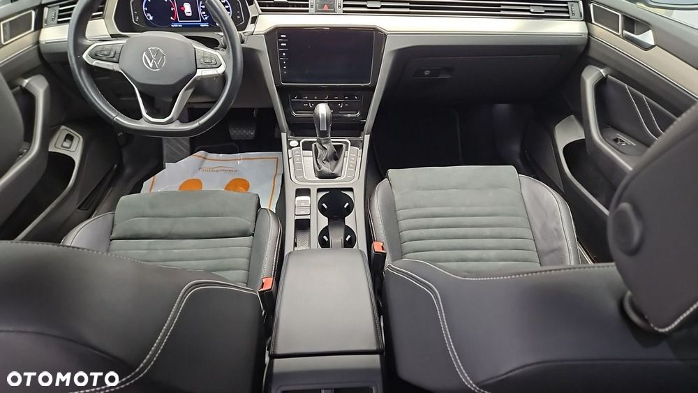 Volkswagen Passat Variant 2.0 TDI Elegance DSG - 14