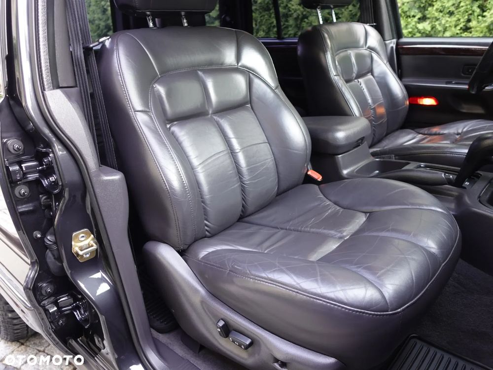 Jeep Grand Cherokee - 24