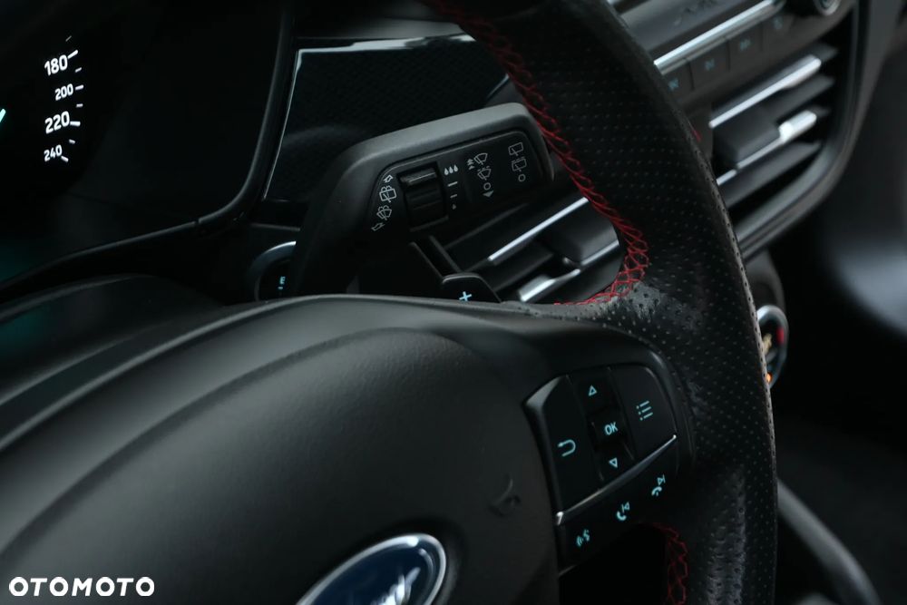 Ford Focus 1.5 EcoBoost ST-Line - 31