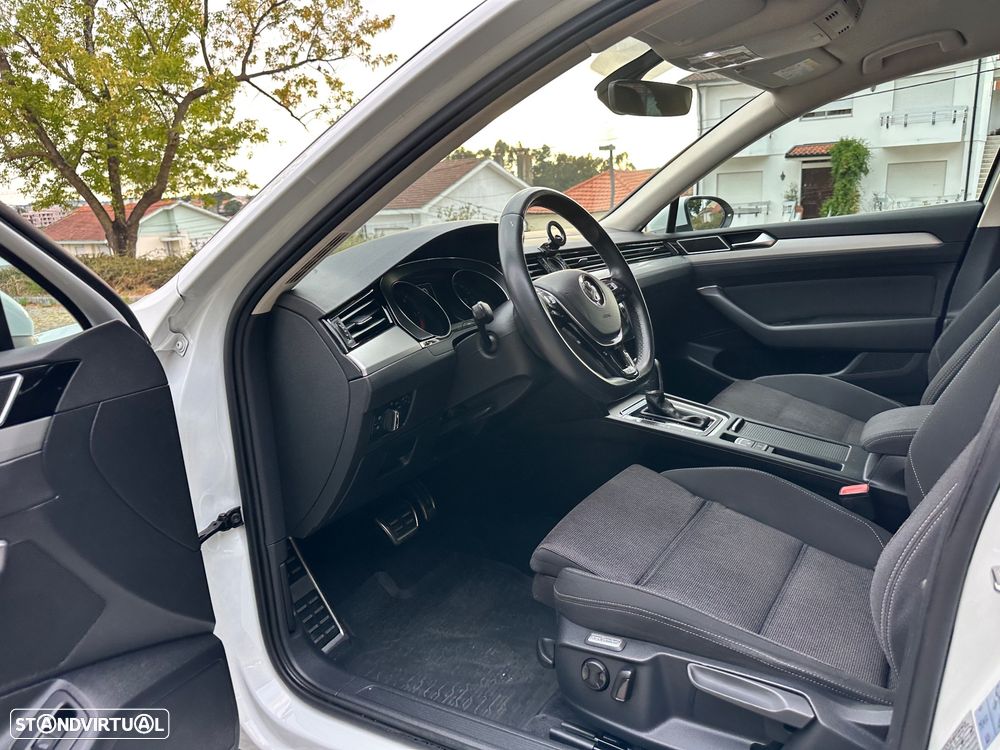 VW Passat Variant 2.0 TDI R-Line - 23
