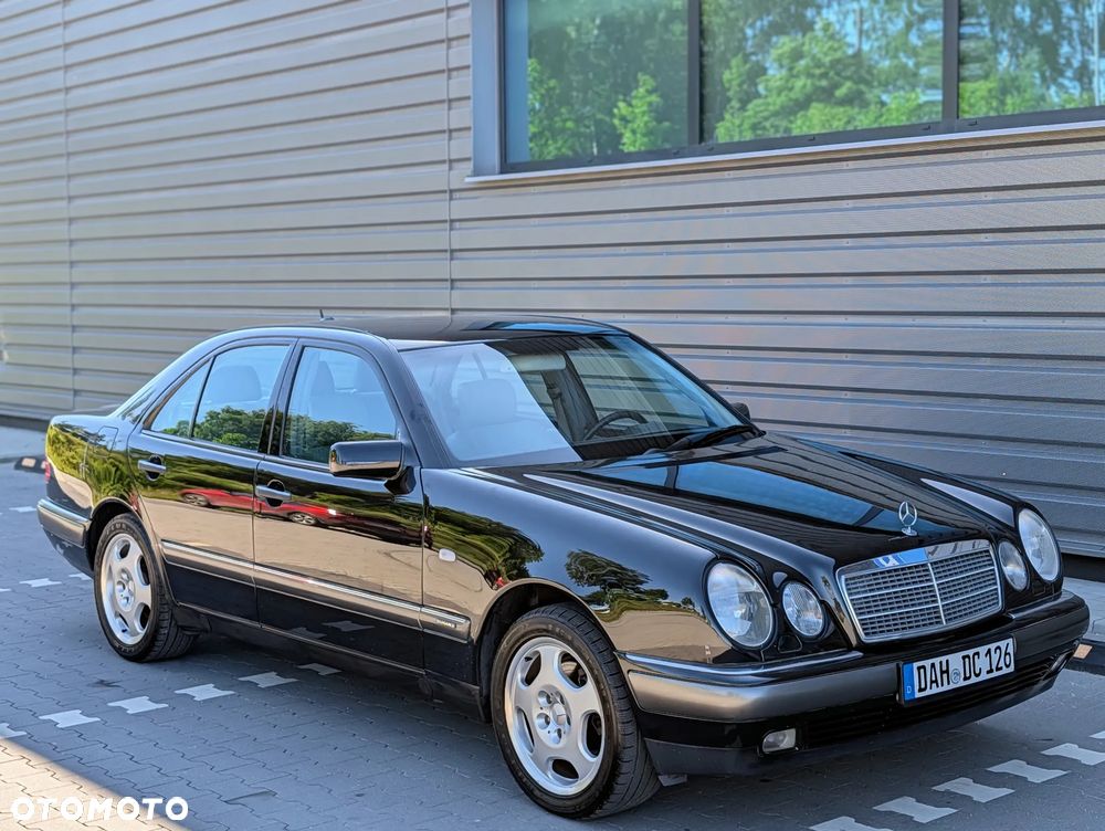 Mercedes-Benz Klasa E 320 4-Matic Elegance - 3
