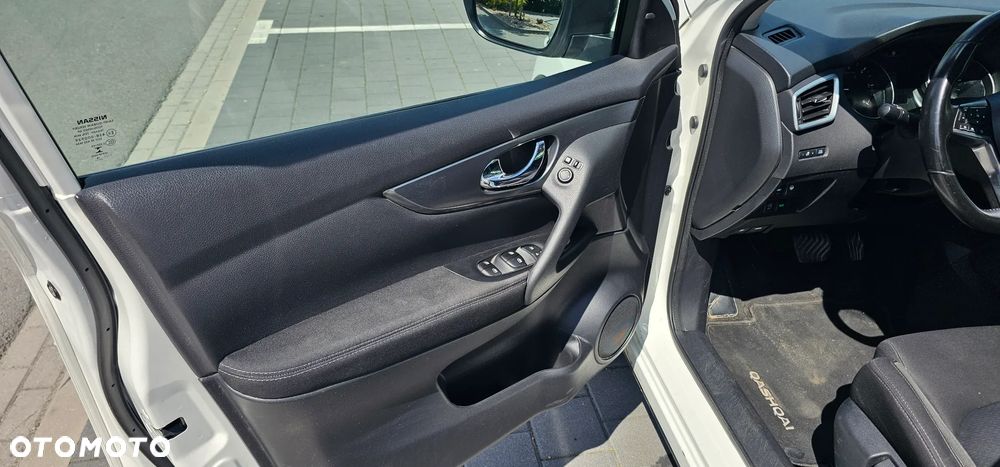 Nissan Qashqai 1.6 DCi Xtronic N-Connecta - 29