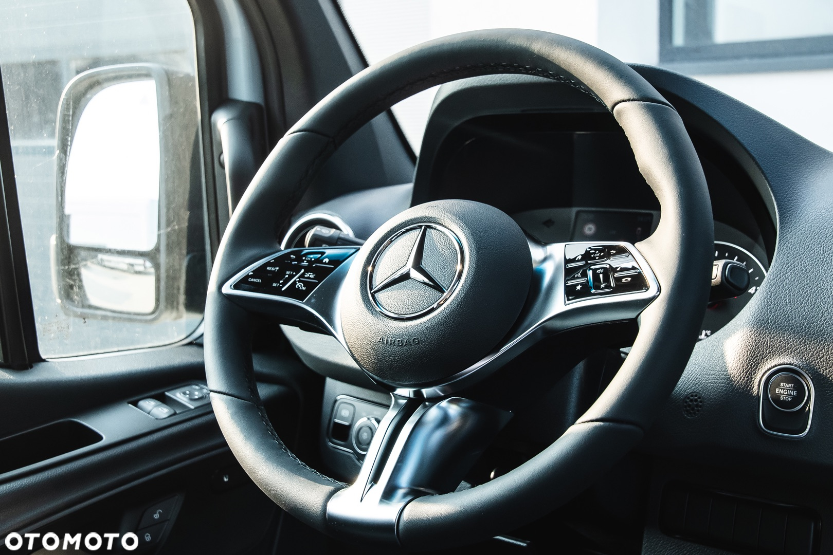 Mercedes-Benz Sprinter - 23