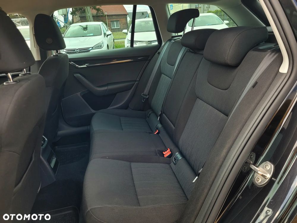 Skoda Octavia 1.5 TSI ACT Style DSG - 9