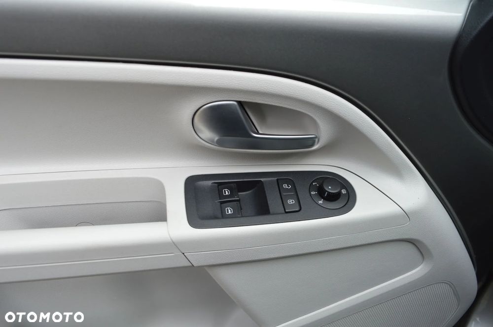 Volkswagen up! club - 28