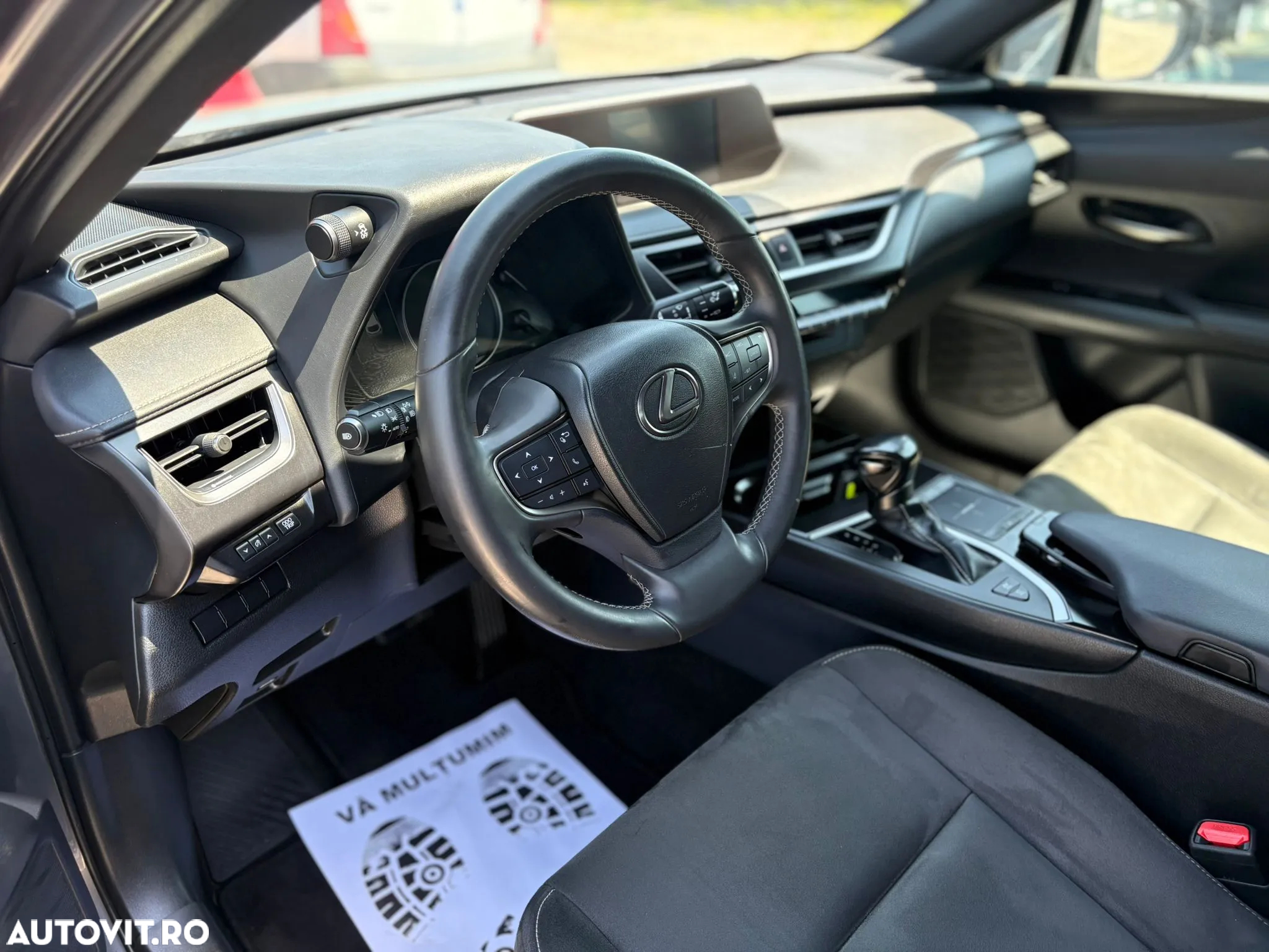 Lexus UX 250h 2.0L HEV 20H- (178 HP) 4X2 CVT Business - 27