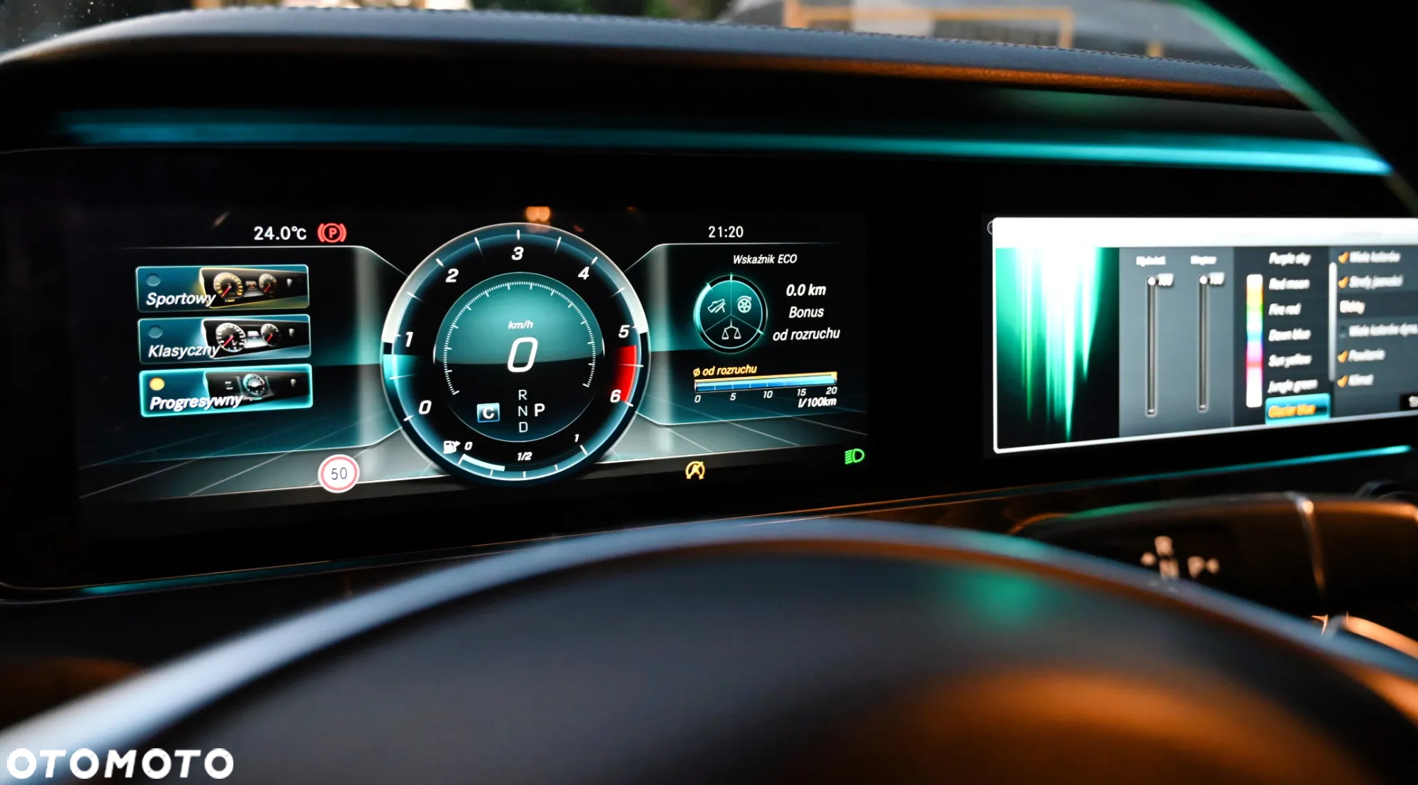 Mercedes-Benz Klasa E 220 d Coupe 4-Matic 9G-TRONIC - 33