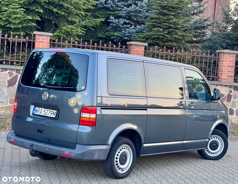 Volkswagen Multivan - 11