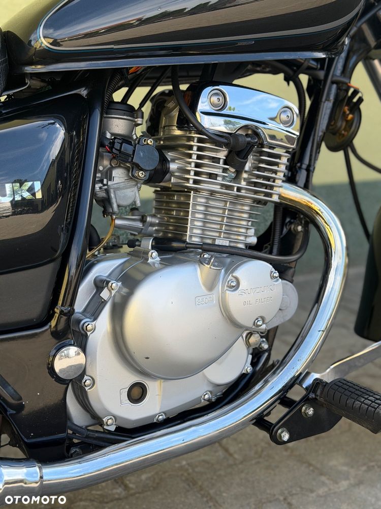 Suzuki Marauder - 14
