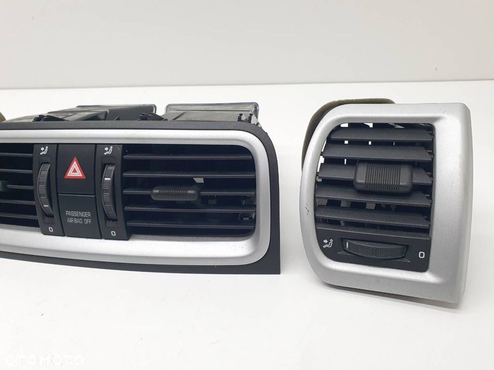 KRATKA KRATKI NAWIEWU DESKI KONSOLI SKODA ROOMSTER FABIA II 5J0820951 - 3