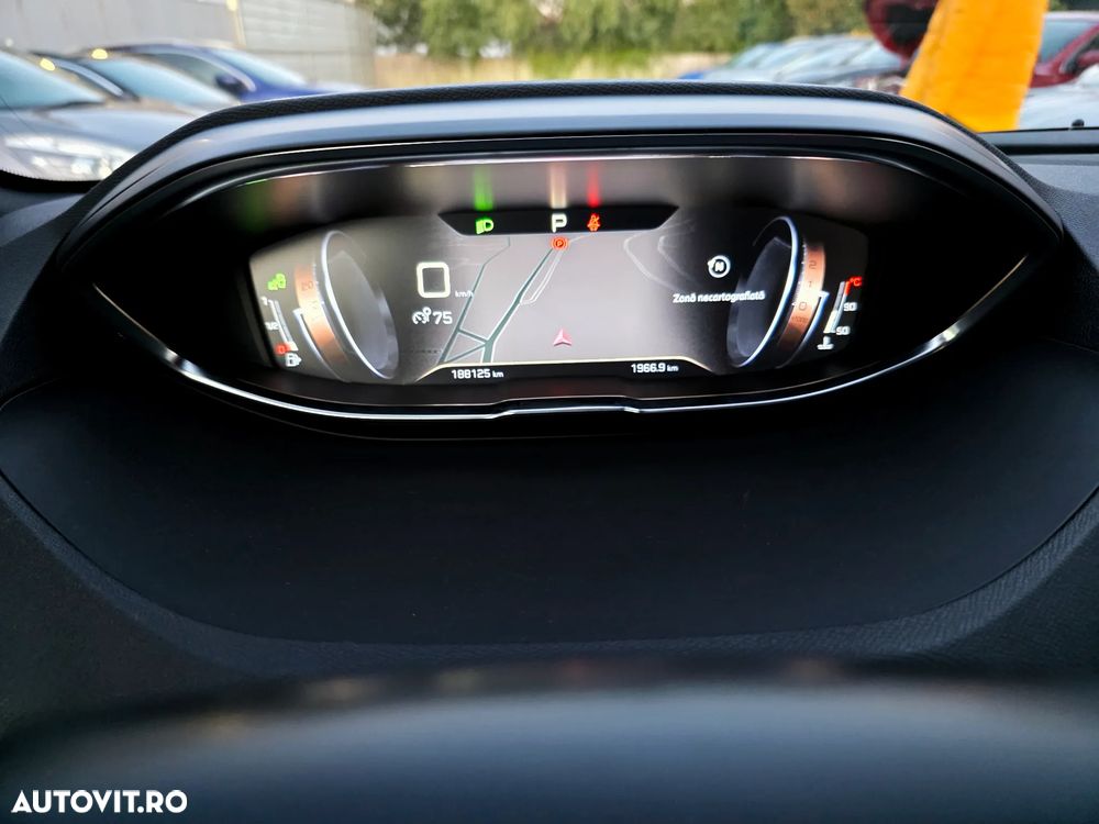 Peugeot 5008 PureTech 180 EAT8 Stop & Start GT Pack - 28