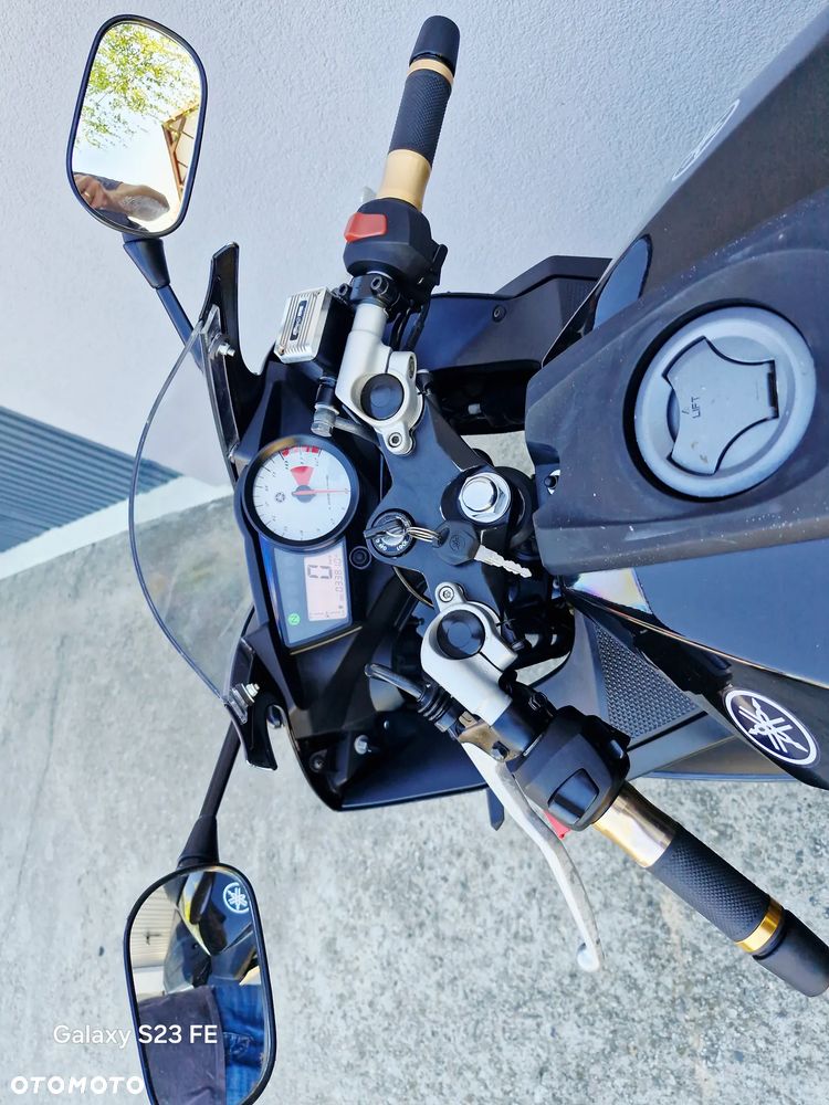 Yamaha YZF - 17