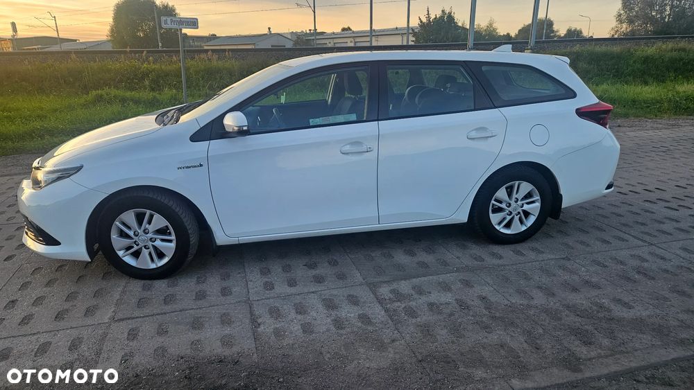 Toyota Auris Hybrid 135 Active - 28