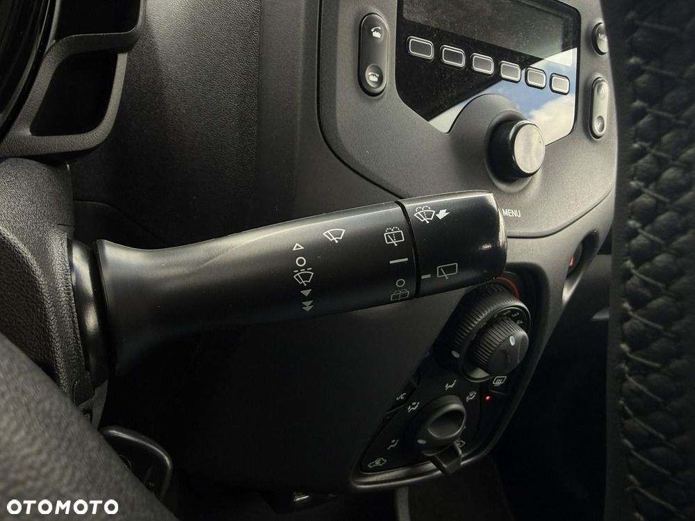 Toyota Aygo x-play - 17