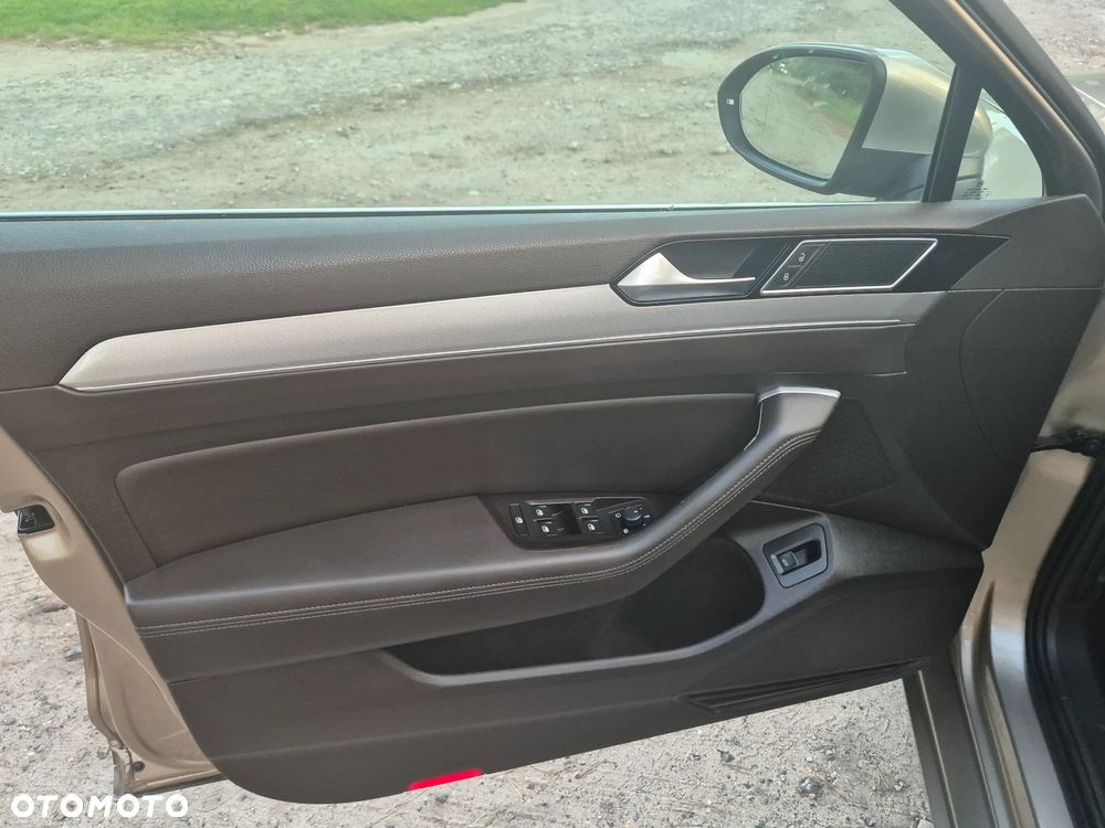 Volkswagen Passat 2.0 TDI (BlueMotion Technology) Highline - 8