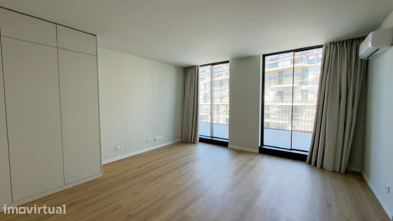 Arrendamento - S1 Smart com Varanda e Lugar de Garagem - Grande imagem: 2/27