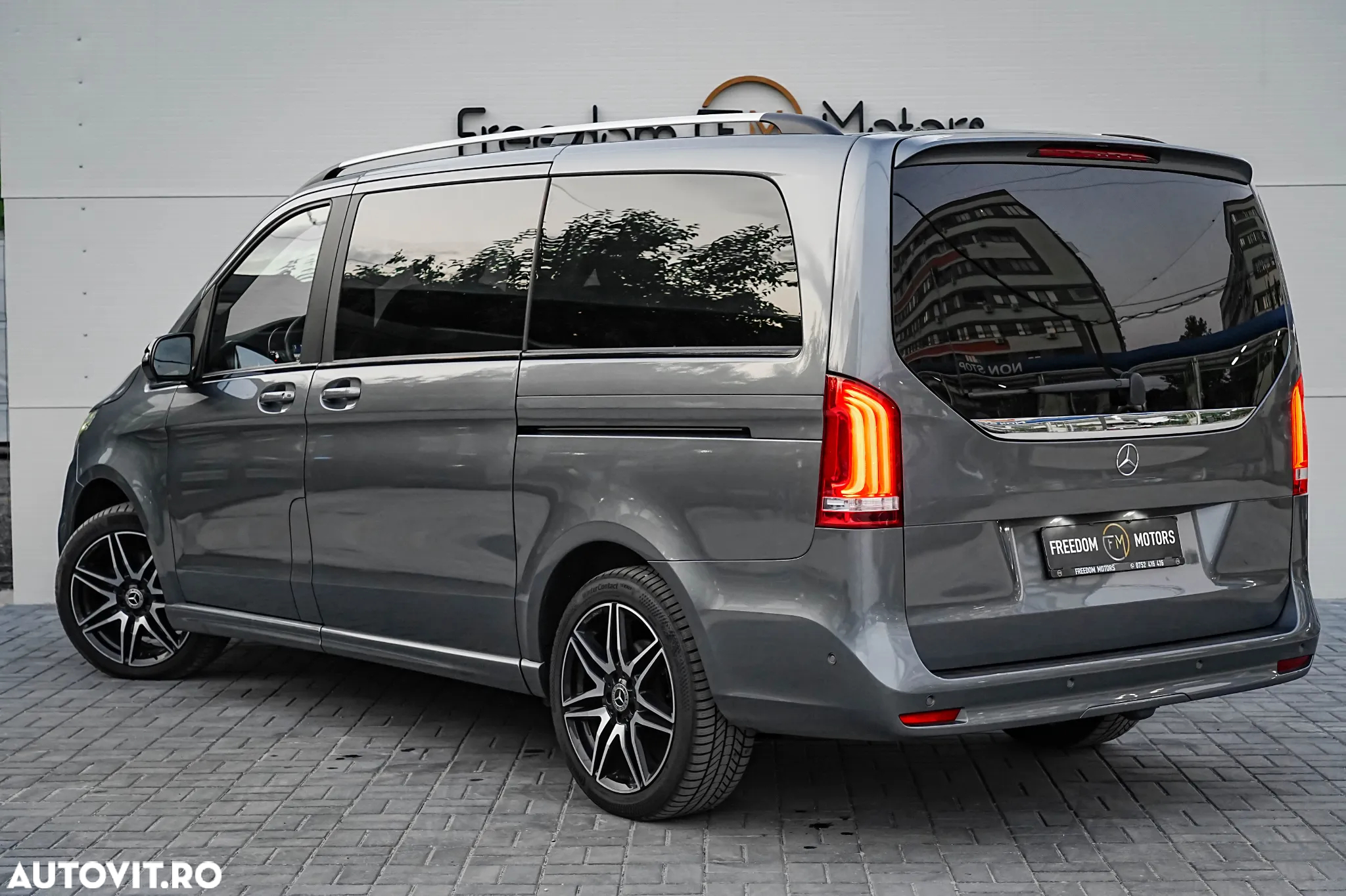 Mercedes-Benz V 300 d lang 4Matic 9G-TRONIC Avantgarde Edition 2023 - 5