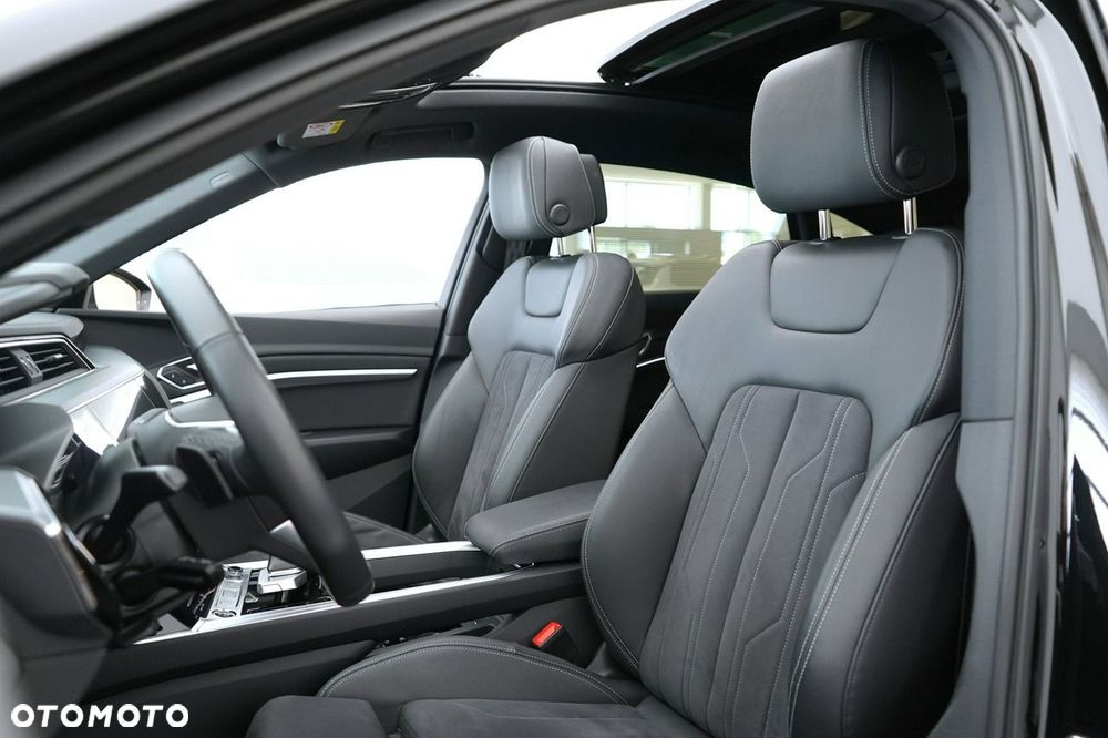 Audi Q8 Sportback e-tron - 13