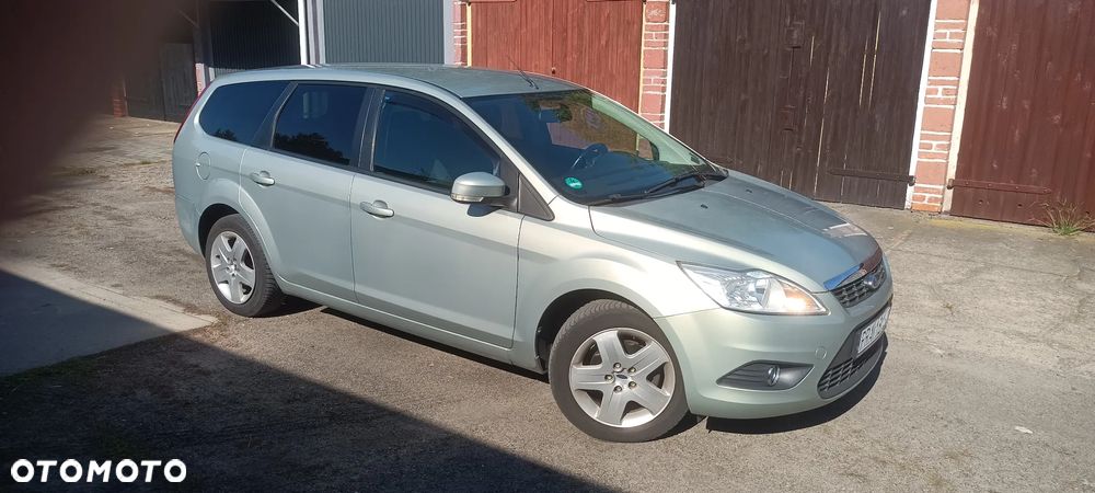 Ford Focus 1.6 16V Ambiente - 2