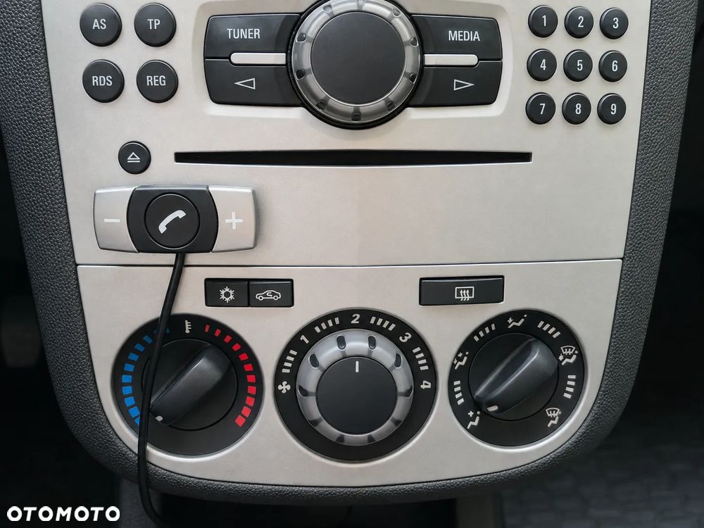 Opel Corsa 1.2 16V Essentia - 9