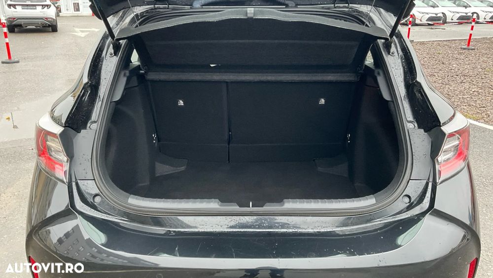 Toyota Corolla 1.8 HSD Dynamic - 32