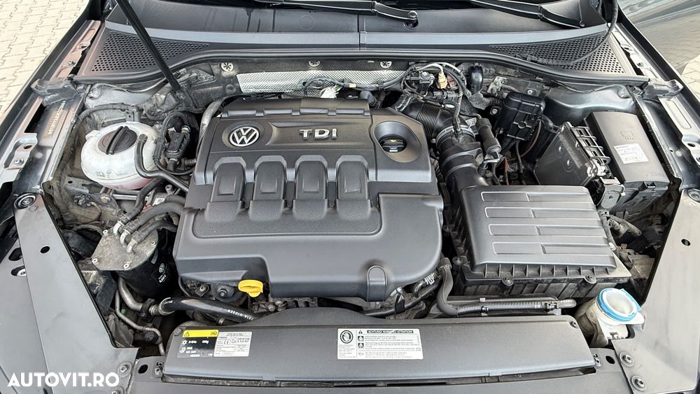 Volkswagen Passat 2.0 TDI DSG Highline - 17