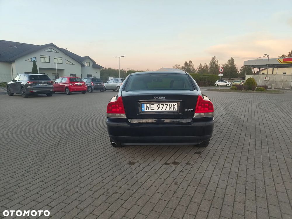 Volvo S60 2.4 T - 6