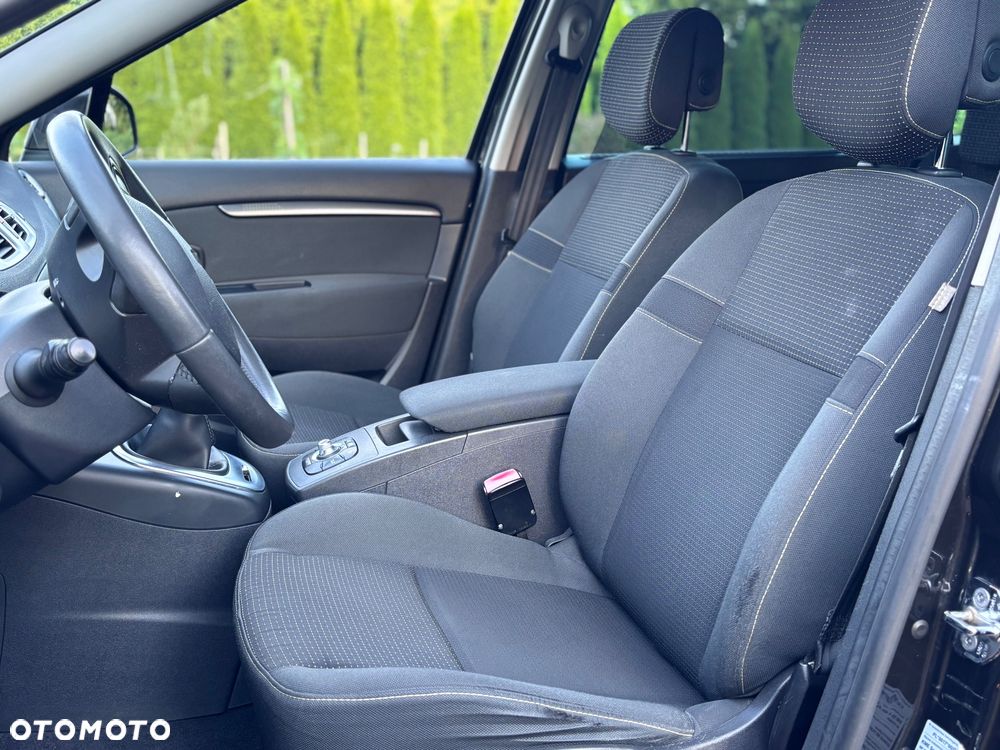 Renault Scenic 1.6 16V 110 Dynamique - 14