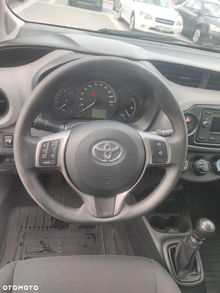Toyota Yaris 1.5 Active - 12