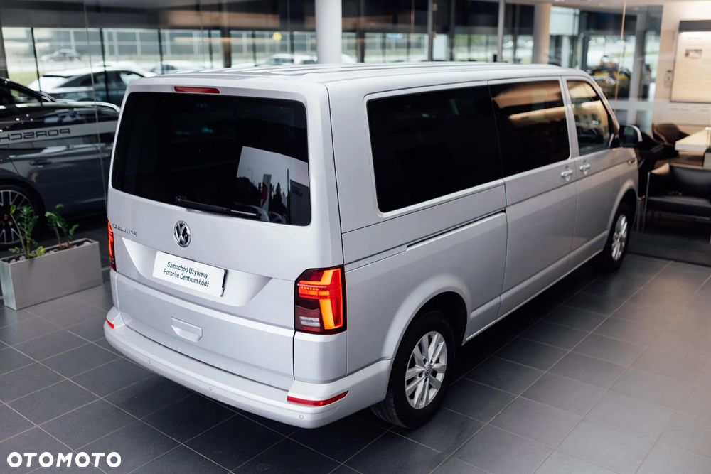 Volkswagen Caravelle - 10