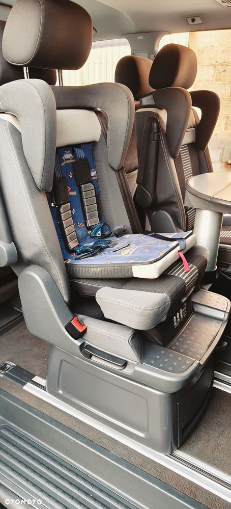 Volkswagen Multivan - 24
