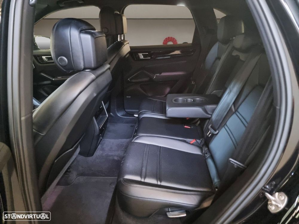 Porsche Cayenne E-Hybrid — fotografia 16