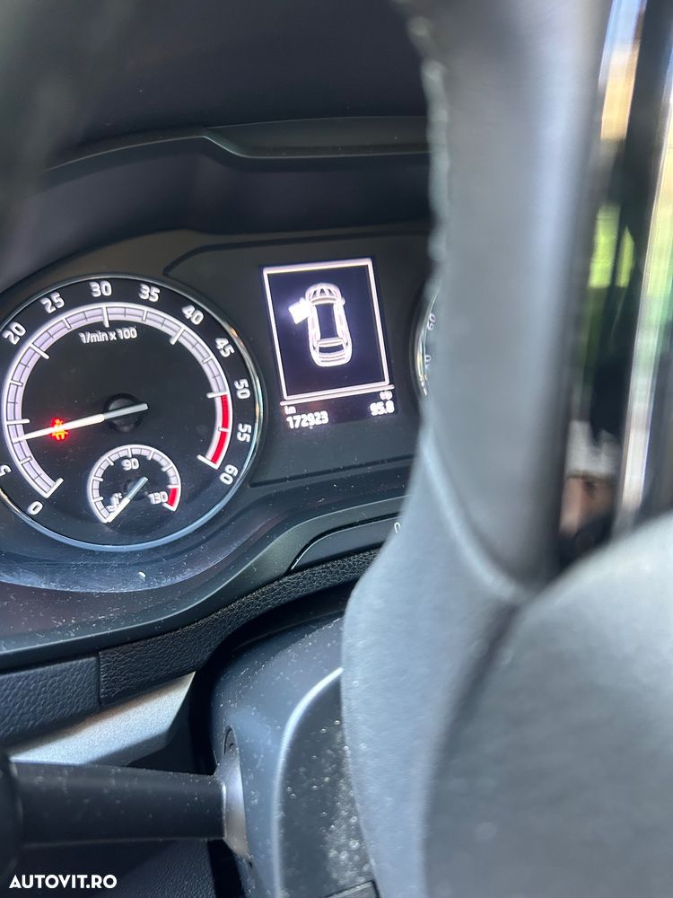 Skoda Karoq 1.6 TDI DSG Ambition - 10