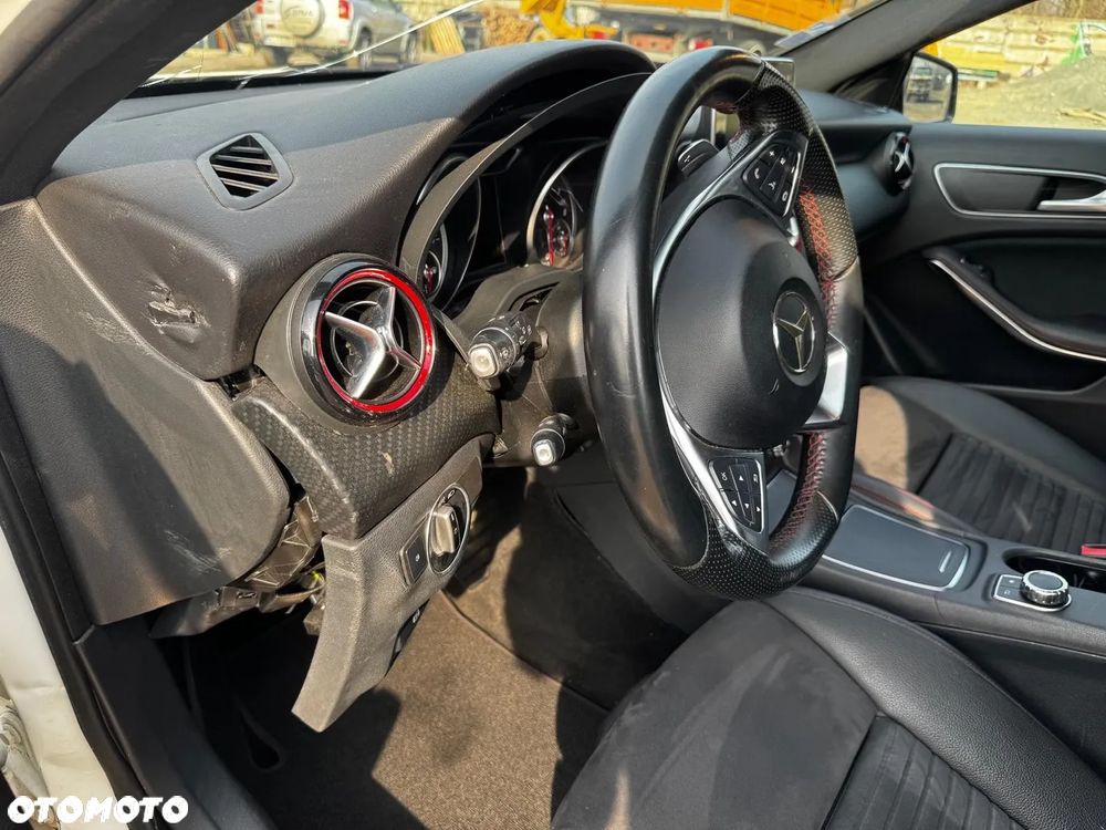 Mercedes-Benz Klasa A ver-180-d-edition-1-7g--dct - 32