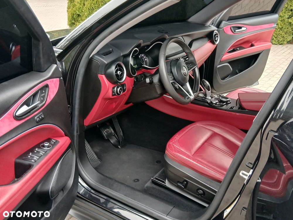 Alfa Romeo Stelvio 2.0 Turbo 16V AT8-Q4 Executive - 12