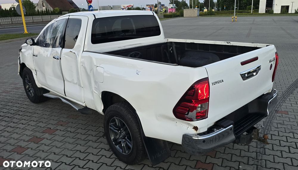 Toyota Hilux 4x4 Extra Cab Duty Comfort - 8
