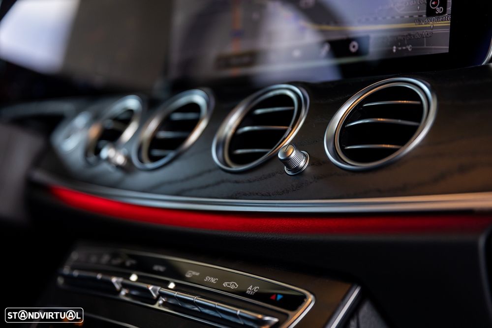 Mercedes-Benz E 220 d 4Matic T 9G-TRONIC AMG Line - 24